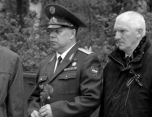 Всегда вместе. В. С. Гусев  и О. П. Аксенов на  торжественно- памятных мероприятиях в связи с Днем Победы. 2008  г. 