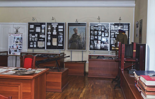 Экспозиция Зала истории Управления, посвященная партизанскому движению. 