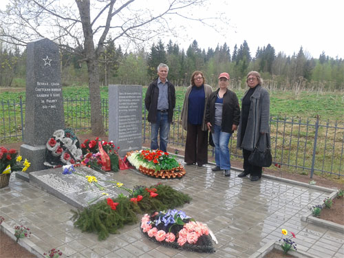Памятник подпольщицам в Торковичах